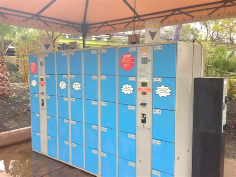 What You Need to Know About Lockers at Six Flags Magic Mountain